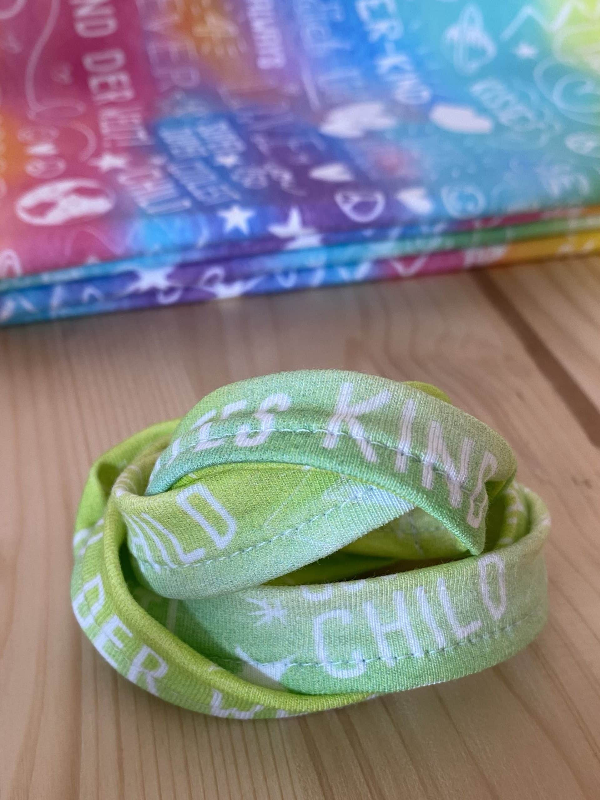 Familienarmband 2er Set Super-Kind Regenbogen – Bild 2